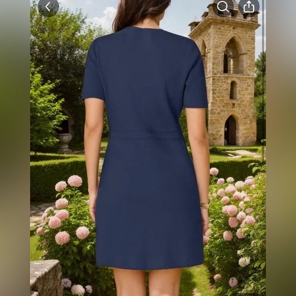 NEW/ Unworn Old Money Dress. Navy Blue. 100% Viscose. Size Medium - Picture 3 of 7